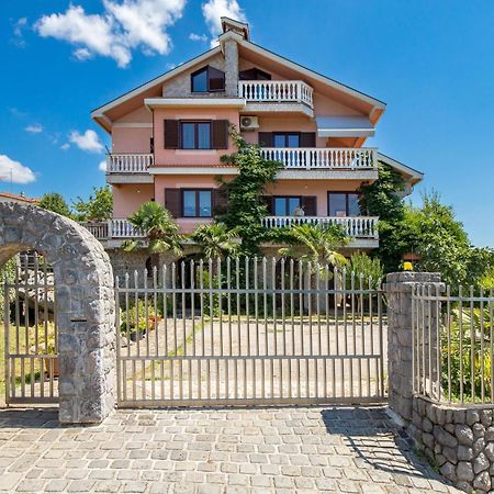 Apartmani Jurina 卡斯塔 外观 照片