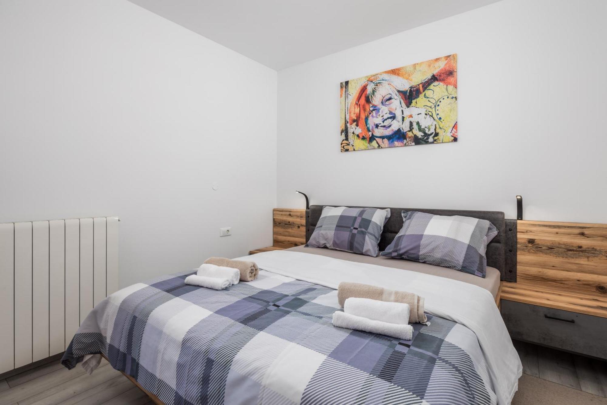 Apartmani Jurina 卡斯塔 外观 照片
