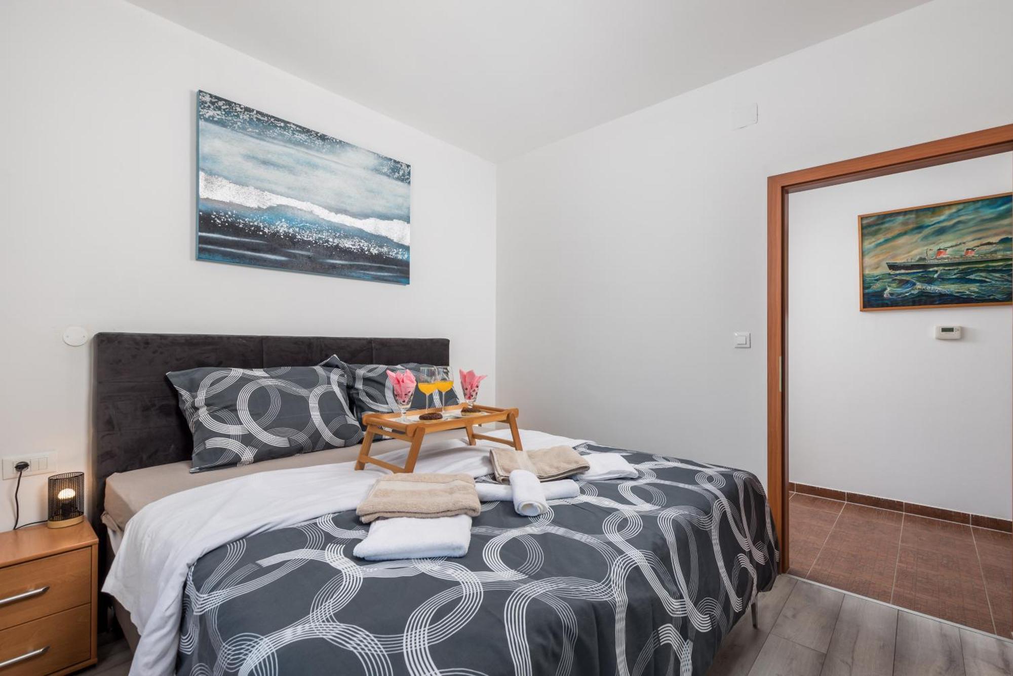 Apartmani Jurina 卡斯塔 外观 照片