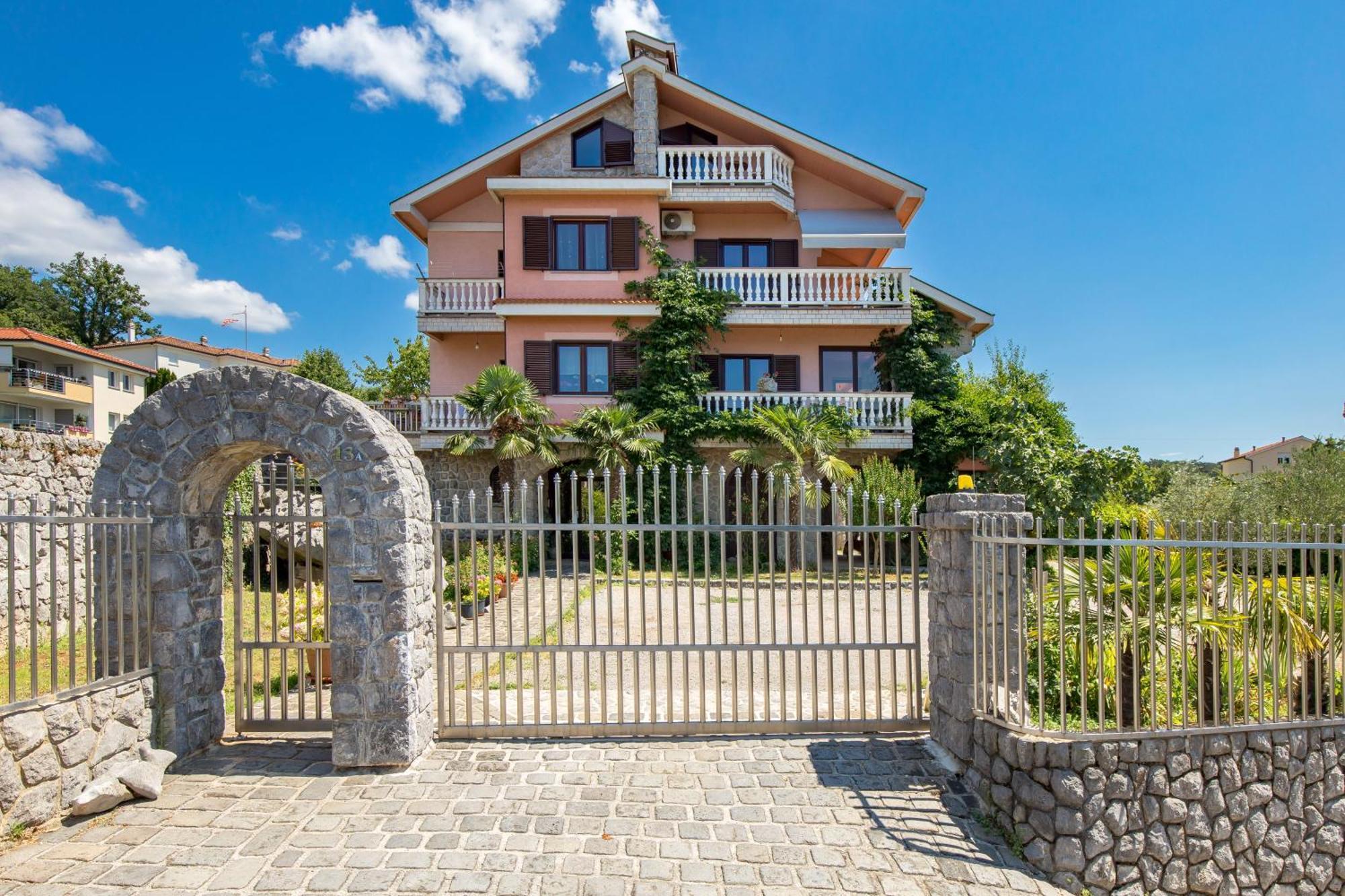 Apartmani Jurina 卡斯塔 外观 照片