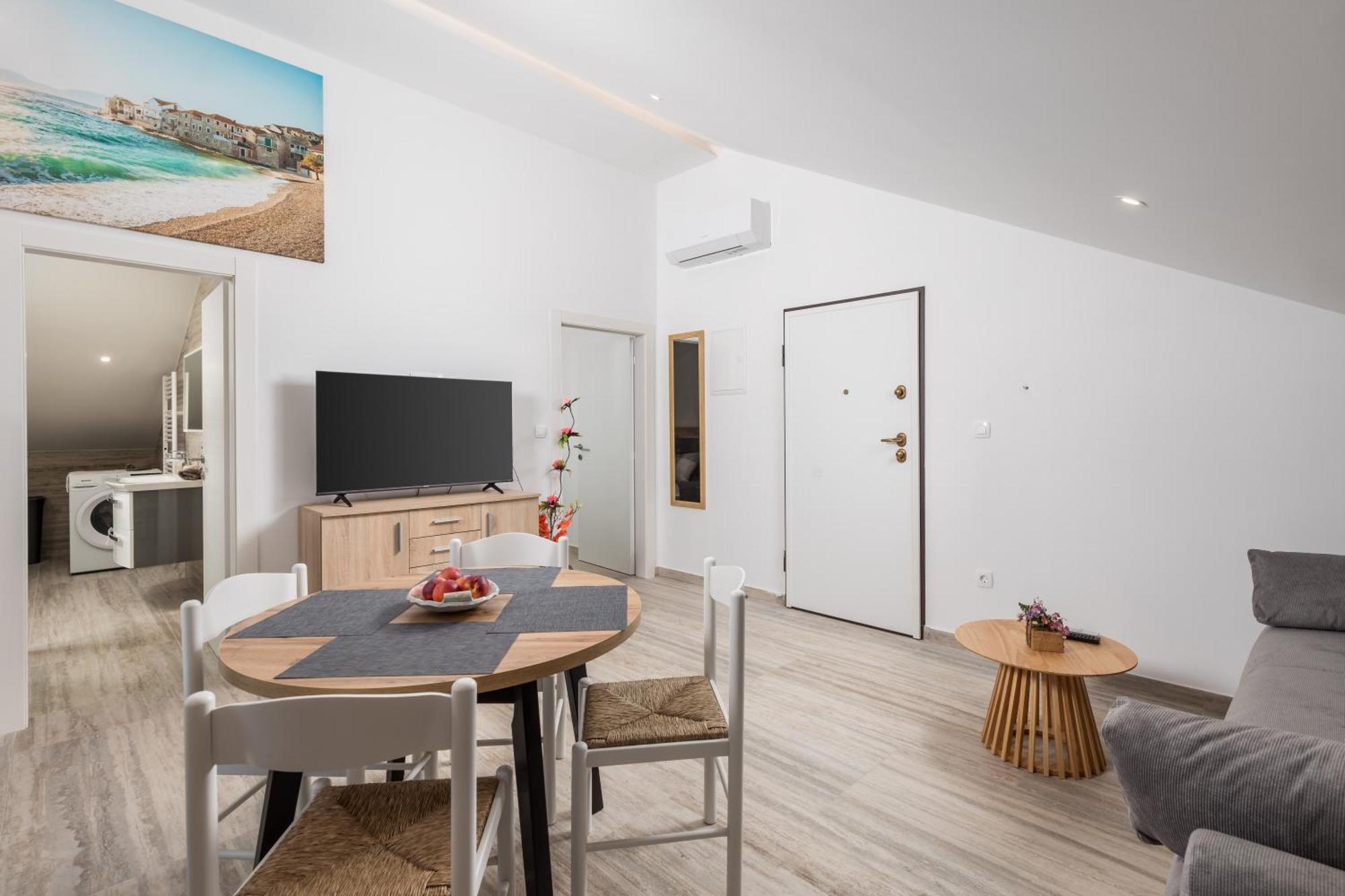Apartmani Jurina 卡斯塔 外观 照片