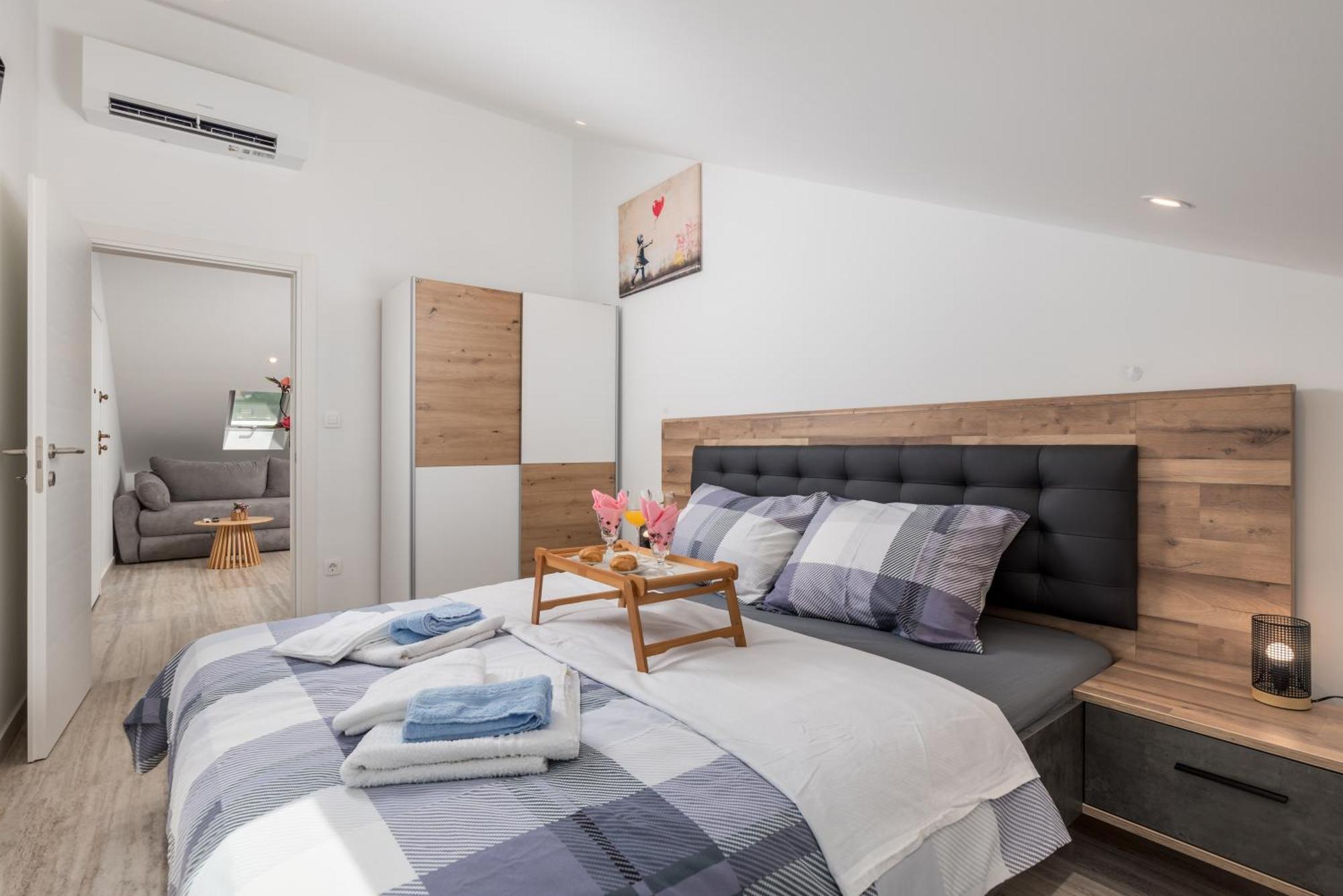 Apartmani Jurina 卡斯塔 外观 照片