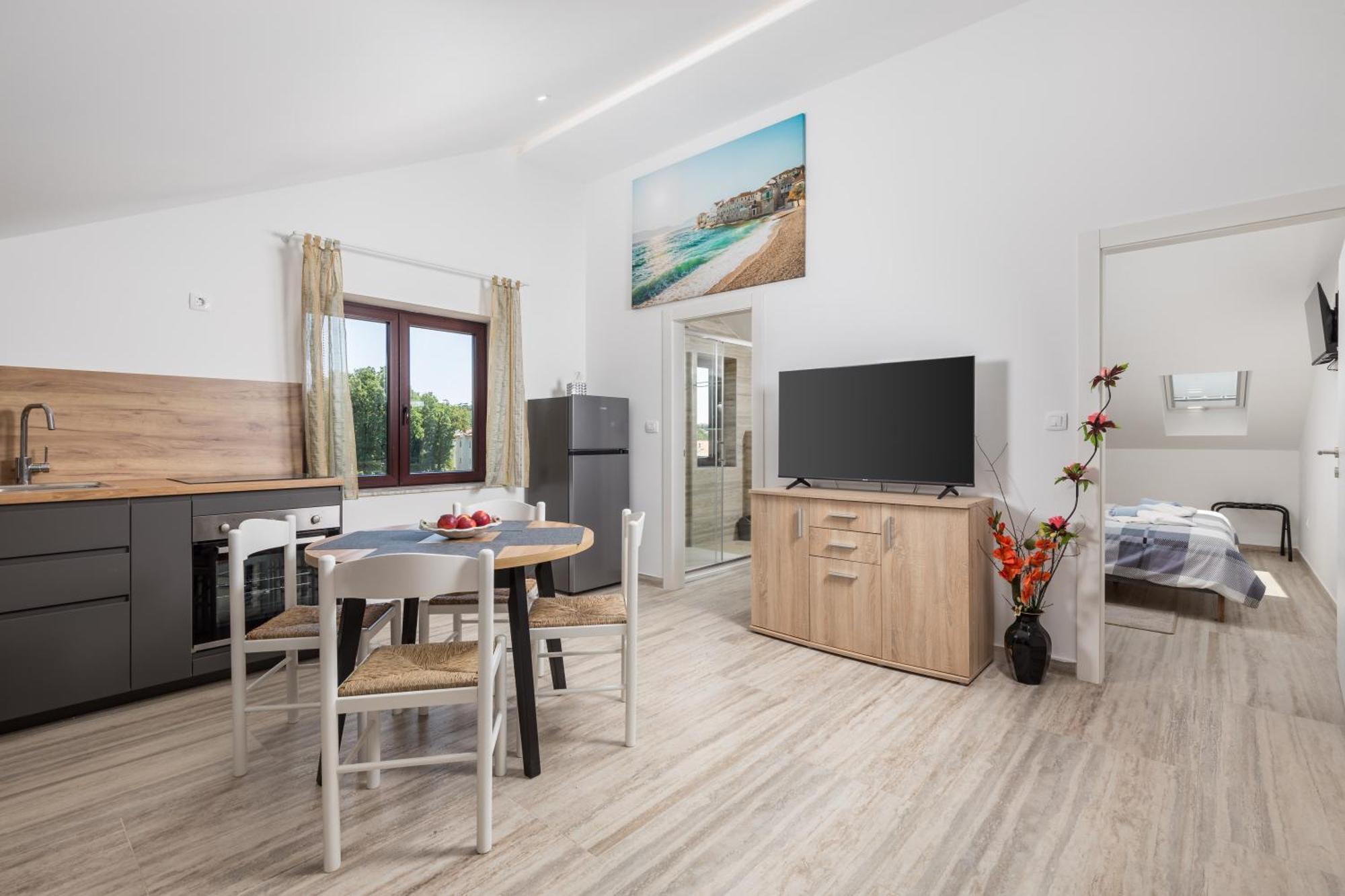 Apartmani Jurina 卡斯塔 外观 照片